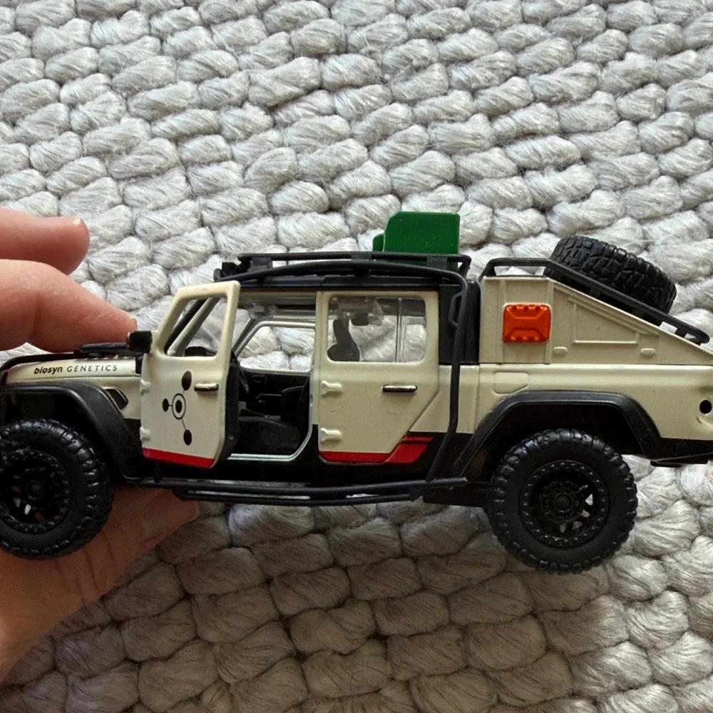 Adventure Off-Road Jeep Toy Car - Cream and Black